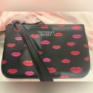 Victoria's Secret NWOT Lip Design Change Wallet $100 OBO